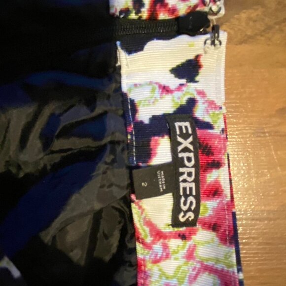 EXPRESS Ruffle ballon Mini Skirt floral Size 2 - Picture 4 of 8